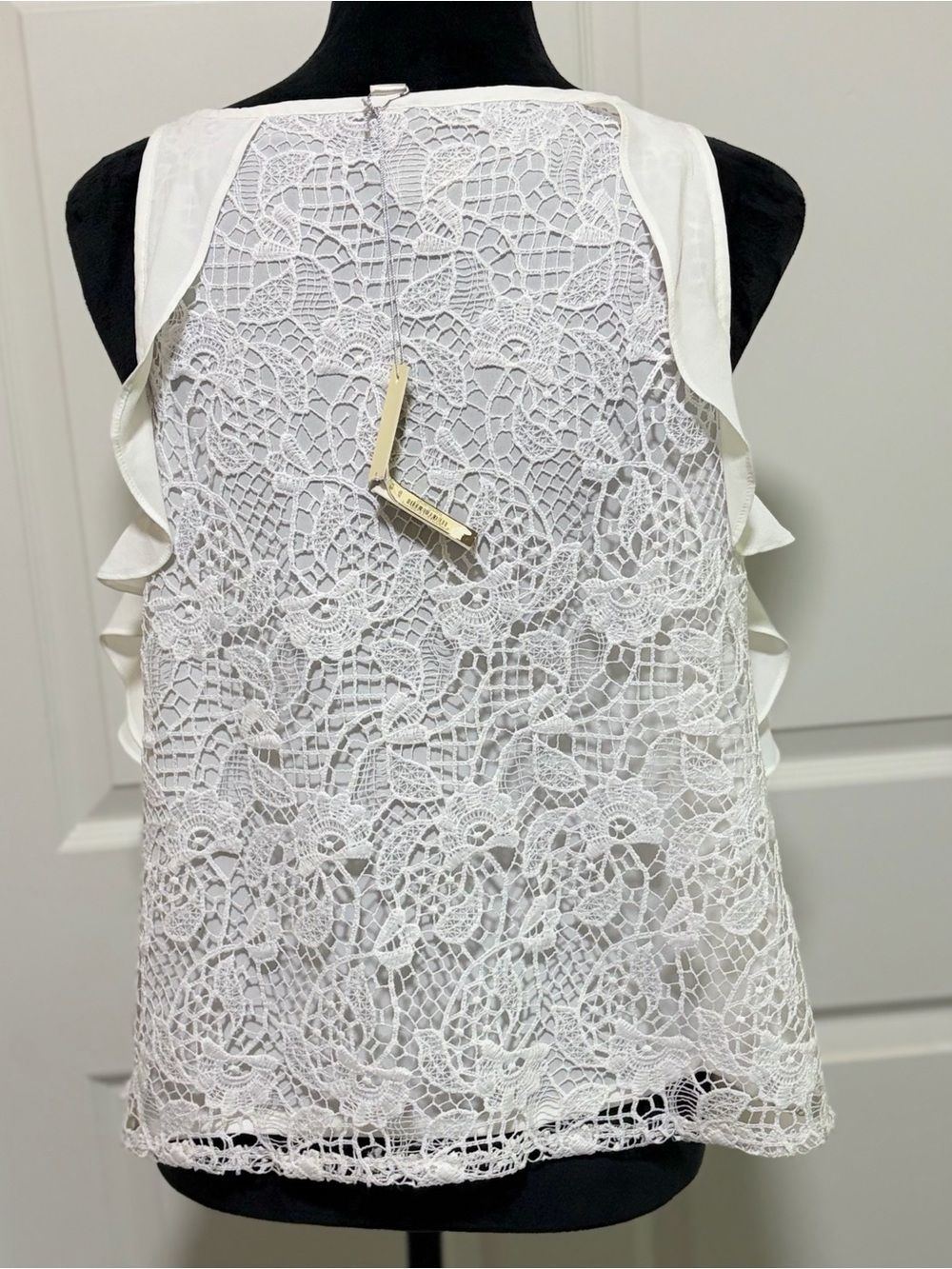 LC Lauren Conrad White Lace Ruffle-Shoulder Sleeveless Top